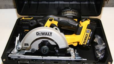 Scie circulaire DCS391M2 DeWALT